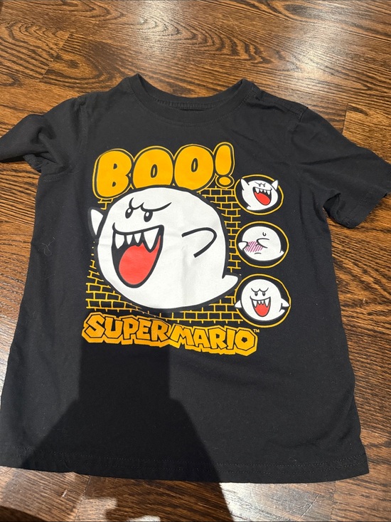 Super Mario Bros Other - Boy, super Mario king boo T-shirt, size small (6-7)
